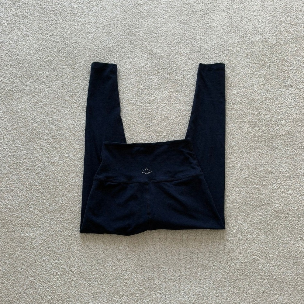 Beyond Yoga SpaceDye Legging Cropped 21" size Small in Navy Blue